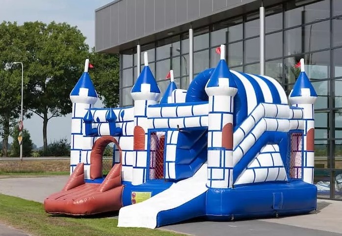 Château Fort gonflable — JUBIN Location